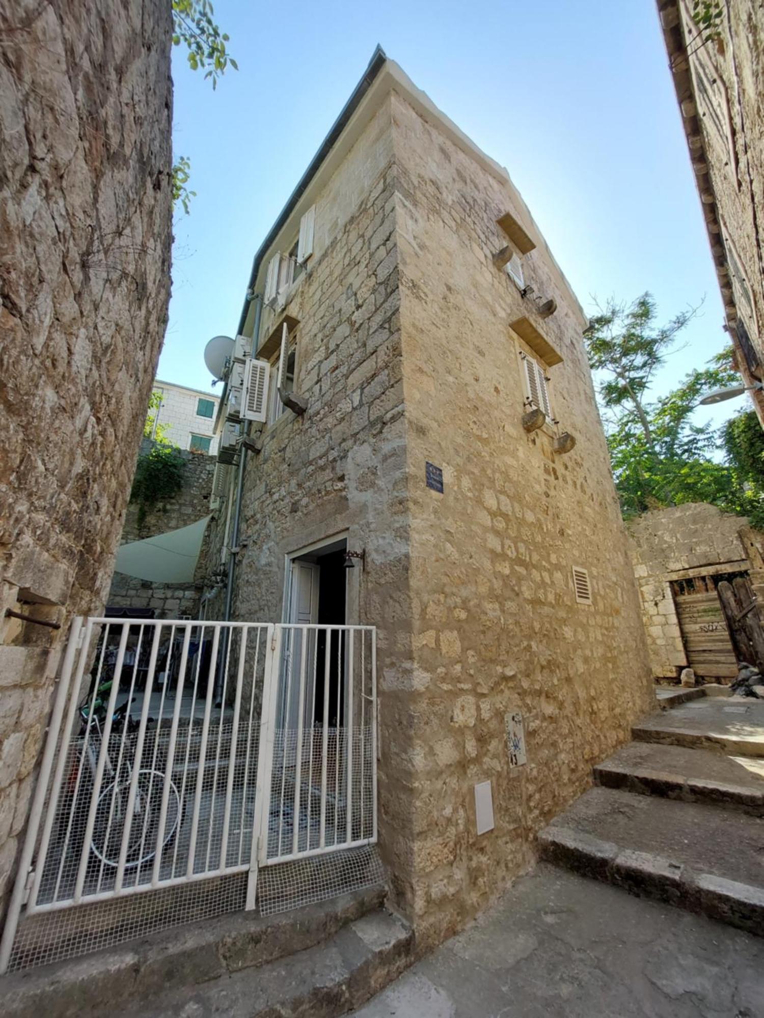 Apartment In Vis Historic Center - Mikula, Ljubica, Toma Buitenkant foto